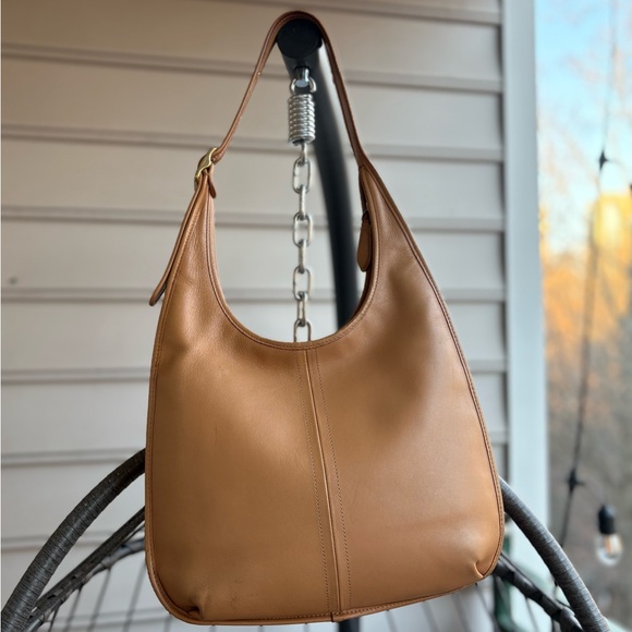 Coach Ergo 33 | 2022 Archive Re-Edition | Glovetanned Leather | Great Condition - Picture 2 of 14